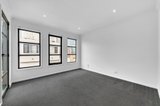https://images.listonce.com.au/custom/160x/listings/1-mckillop-place-geelong-vic-3220/770/01698770_img_07.jpg?XgT8PG_mt6w
