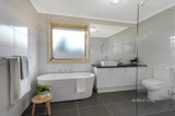 https://images.listonce.com.au/custom/160x/listings/1-melissa-court-eltham-north-vic-3095/795/01093795_img_09.jpg?1naNCI2wL2M