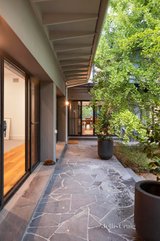 https://images.listonce.com.au/custom/160x/listings/1-millah-road-balwyn-vic-3103/949/01631949_img_20.jpg?XxRLyHu4KRs