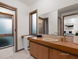 https://images.listonce.com.au/custom/160x/listings/1-miramar-court-donvale-vic-3111/590/01681590_img_11.jpg?WN692VTqcoY