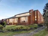https://images.listonce.com.au/custom/160x/listings/1-miramar-court-donvale-vic-3111/590/01681590_img_17.jpg?sLbsD0S5-Lc