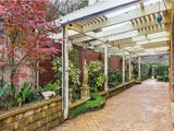https://images.listonce.com.au/custom/160x/listings/1-mock-street-forest-hill-vic-3131/760/01743760_img_10.jpg?9quSLm9viog
