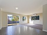 https://images.listonce.com.au/custom/160x/listings/1-monaghan-street-castlemaine-vic-3450/296/00616296_img_04.jpg?FkimVPM8mj8