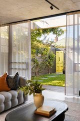https://images.listonce.com.au/custom/160x/listings/1-myrtle-street-clifton-hill-vic-3068/297/01692297_img_08.jpg?8EBp63W0bU0