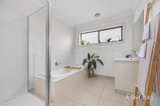 https://images.listonce.com.au/custom/160x/listings/1-nader-close-redan-vic-3350/423/01935423_img_11.jpg?p87AW8QJKTw