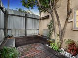 https://images.listonce.com.au/custom/160x/listings/1-napier-place-south-melbourne-vic-3205/912/01087912_img_09.jpg?eJn96odMZMA