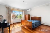 https://images.listonce.com.au/custom/160x/listings/1-narla-court-glen-waverley-vic-3150/972/01979972_img_06.jpg?gFa_yZgu3Q8