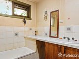 https://images.listonce.com.au/custom/160x/listings/1-nigel-court-ringwood-vic-3134/849/01525849_img_09.jpg?ZqNPliU8S28