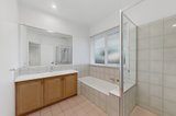 https://images.listonce.com.au/custom/160x/listings/1-nightingale-close-donvale-vic-3111/048/01914048_img_08.jpg?3mQMo-INpXw