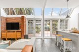 https://images.listonce.com.au/custom/160x/listings/1-ormond-road-moonee-ponds-vic-3039/098/01987098_img_03.jpg?ke28D_1UPZQ