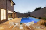 https://images.listonce.com.au/custom/160x/listings/1-osborne-avenue-bentleigh-vic-3204/340/01951340_img_24.jpg?BZByzX3x0h8