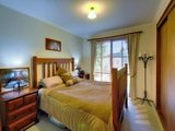 https://images.listonce.com.au/custom/160x/listings/1-peregrine-drive-kinglake-west-vic-3757/008/01367008_img_15.jpg?P2u-IZPBhpk