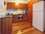 https://images.listonce.com.au/custom/160x/listings/1-phyllis-street-elwood-vic-3184/617/01793617_img_03.jpg?LigYMo91z7Y