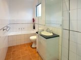 https://images.listonce.com.au/custom/160x/listings/1-phyllis-street-elwood-vic-3184/617/01793617_img_09.jpg?WHNi2eJPXTI