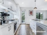 https://images.listonce.com.au/custom/160x/listings/1-portofino-close-mooroolbark-vic-3138/955/01525955_img_06.jpg?xVd0XCVySqQ