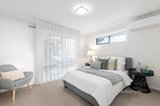 https://images.listonce.com.au/custom/160x/listings/1-regina-street-kilsyth-vic-3137/460/01592460_img_10.jpg?wETNzKWDkXg