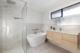 https://images.listonce.com.au/custom/160x/listings/1-regina-street-kilsyth-vic-3137/460/01592460_img_11.jpg?_FiBiKD4tJQ