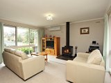 https://images.listonce.com.au/custom/160x/listings/1-remo-close-yarra-glen-vic-3775/219/01525219_img_02.jpg?00Un54IyLvc