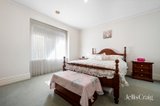 https://images.listonce.com.au/custom/160x/listings/1-ronald-street-mitcham-vic-3132/119/01950119_img_08.jpg?nRhtc0P5lbM