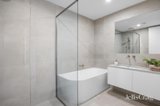 https://images.listonce.com.au/custom/160x/listings/1-rouseglen-court-ringwood-north-vic-3134/481/01947481_img_18.jpg?xdXawyDnPeU