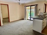 https://images.listonce.com.au/custom/160x/listings/1-russell-avenue-woodend-vic-3442/419/01579419_img_10.jpg?hfPyv5rwHMo