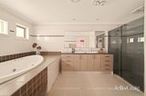 https://images.listonce.com.au/custom/160x/listings/1-salmon-bay-patterson-lakes-vic-3197/581/01951581_img_09.jpg?sG6lvIHp-r8