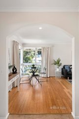 https://images.listonce.com.au/custom/160x/listings/1-selina-avenue-mooroolbark-vic-3138/738/01626738_img_07.jpg?HC9eNLKhoCY