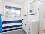 https://images.listonce.com.au/custom/160x/listings/1-shield-court-kilsyth-vic-3137/372/01526372_img_10.jpg?jeYe4cTT1OU