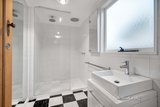 https://images.listonce.com.au/custom/160x/listings/1-skipton-street-redan-vic-3350/834/01703834_img_06.jpg?CwLBNTpLzvI