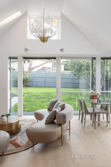 https://images.listonce.com.au/custom/160x/listings/1-station-street-kew-east-vic-3102/439/01700439_img_10.jpg?228NKPsoT2o