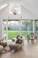 https://images.listonce.com.au/custom/160x/listings/1-station-street-kew-east-vic-3102/495/01927495_img_10.jpg?p1TTaJBDgO0