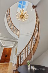 https://images.listonce.com.au/custom/160x/listings/1-stephens-street-balwyn-north-vic-3104/291/01740291_img_26.jpg?BqhLtdDdYfs