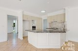 https://images.listonce.com.au/custom/160x/listings/1-strathwyn-place-kew-east-vic-3102/203/01635203_img_05.jpg?8LtG7I01J-s