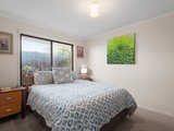 https://images.listonce.com.au/custom/160x/listings/1-tavistock-court-hamlyn-heights-vic-3215/374/01552374_img_05.jpg?fYw6wk0ngZU