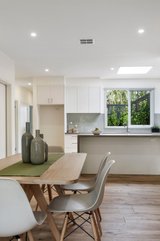 https://images.listonce.com.au/custom/160x/listings/1-the-grange-malvern-east-vic-3145/166/00180166_img_07.jpg?kf94nRv7T8w