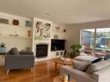 https://images.listonce.com.au/custom/160x/listings/1-the-mews-barwon-heads-vic-3227/542/01778542_img_08.jpg?dhcnfiy0myo