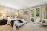 https://images.listonce.com.au/custom/160x/listings/1-tidcombe-crescent-doncaster-east-vic-3109/990/01155990_img_07.jpg?L85ZaP1x5Bc