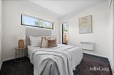 https://images.listonce.com.au/custom/160x/listings/1-toohey-close-melton-south-vic-3338/238/01901238_img_07.jpg?V1b1H15dhlw