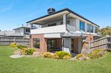 https://images.listonce.com.au/custom/160x/listings/1-tributary-way-woodend-vic-3442/653/01470653_img_06.jpg?kCjaUCY2PkU