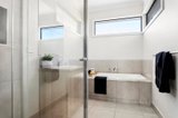 https://images.listonce.com.au/custom/160x/listings/1-tributary-way-woodend-vic-3442/653/01470653_img_13.jpg?xaVNhw2G_ZY