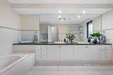 https://images.listonce.com.au/custom/160x/listings/1-tulloch-grove-glen-waverley-vic-3150/651/01727651_img_14.jpg?xfXWO-KED9g