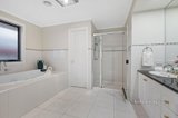 https://images.listonce.com.au/custom/160x/listings/1-tulloch-grove-glen-waverley-vic-3150/651/01727651_img_16.jpg?J7wdnTU4mpc