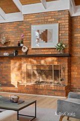 https://images.listonce.com.au/custom/160x/listings/1-upton-court-ringwood-vic-3134/937/01808937_img_06.jpg?ZWbWddE3nIY
