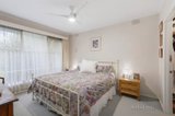 https://images.listonce.com.au/custom/160x/listings/1-view-hill-crescent-eltham-vic-3095/377/00903377_img_07.jpg?EFQAHewW-WQ