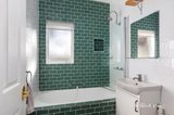 https://images.listonce.com.au/custom/160x/listings/1-view-hill-crescent-eltham-vic-3095/703/01739703_img_10.jpg?CiqtHLqTiNI