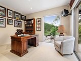 https://images.listonce.com.au/custom/160x/listings/1-view-point-road-balwyn-north-vic-3104/771/01683771_img_04.jpg?BQhT1pdnx5Y