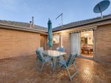 https://images.listonce.com.au/custom/160x/listings/1-virginia-court-bulleen-vic-3105/781/01640781_img_11.jpg?ajvVKC5NFeY