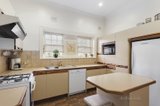 https://images.listonce.com.au/custom/160x/listings/1-vista-avenue-kew-vic-3101/566/00718566_img_07.jpg?sg2VF_M1vJo