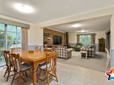 https://images.listonce.com.au/custom/160x/listings/1-wills-court-mooroolbark-vic-3138/348/01526348_img_09.jpg?0sXDeRmDx-U