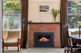 https://images.listonce.com.au/custom/160x/listings/1-wills-street-castlemaine-vic-3450/787/01990787_img_08.jpg?T8-k4vu2rY4